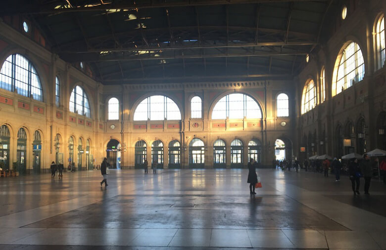 Halle Hauptbahnhof Z&uuml;rich